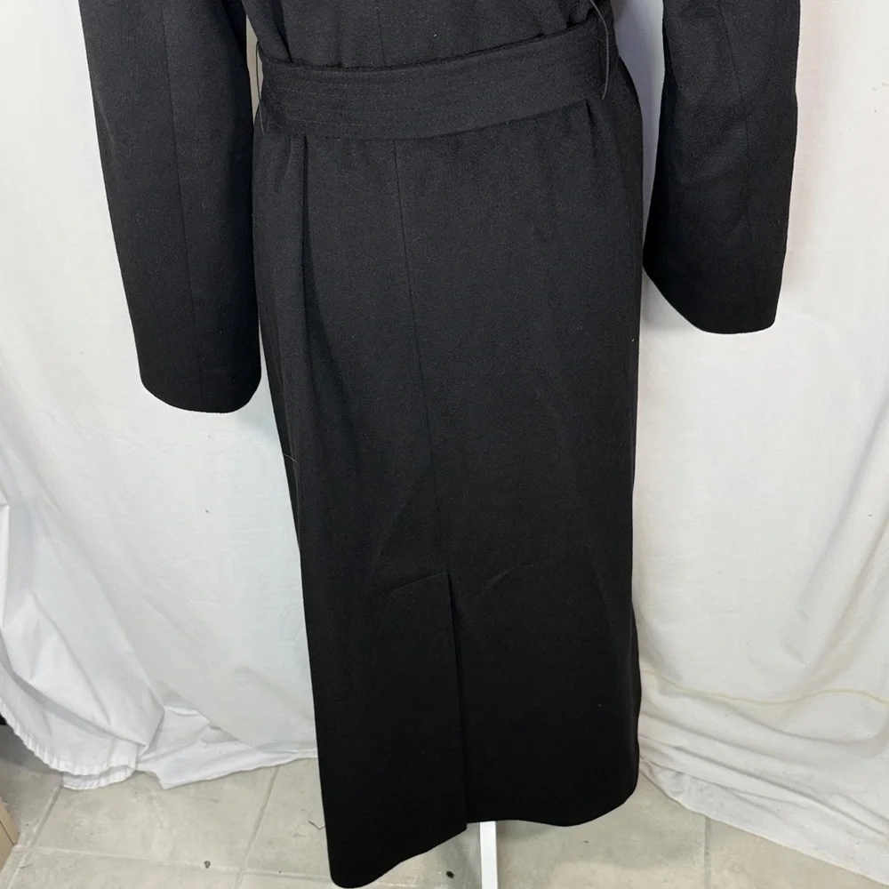 Elegant Women’s Cashmere Wrap Coat - Picture 5 of 11